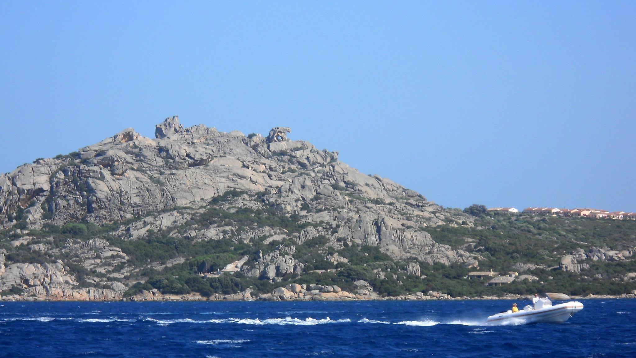 Promontorio di Capo d’Orso visto dal mare presso Palau, immagine regionale della Gallura